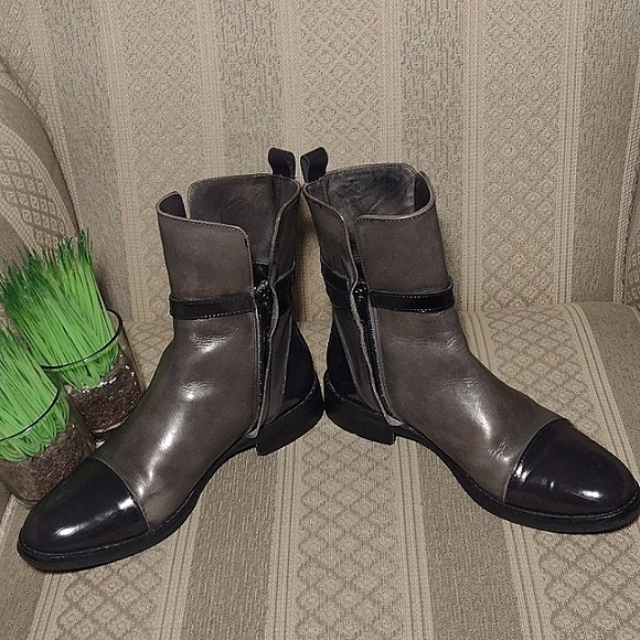 Stelle Monelle Italian Color Block Leather Bootie - Picture 10 of 16